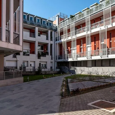 Nuovissimo E Luminoso Bilocale Zona Precotto Apartament