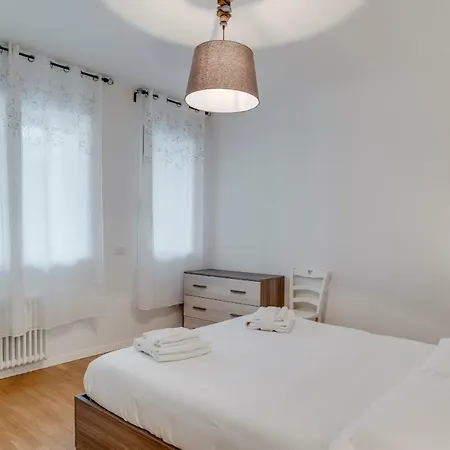 Apartament Nuovissimo E Luminoso Bilocale Zona Precotto